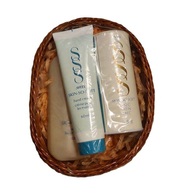 Vintage Avon Skin So Soft Gift Set Bath Oil Talc Lotion 3 pc Old Stock - Picture 1 of 3